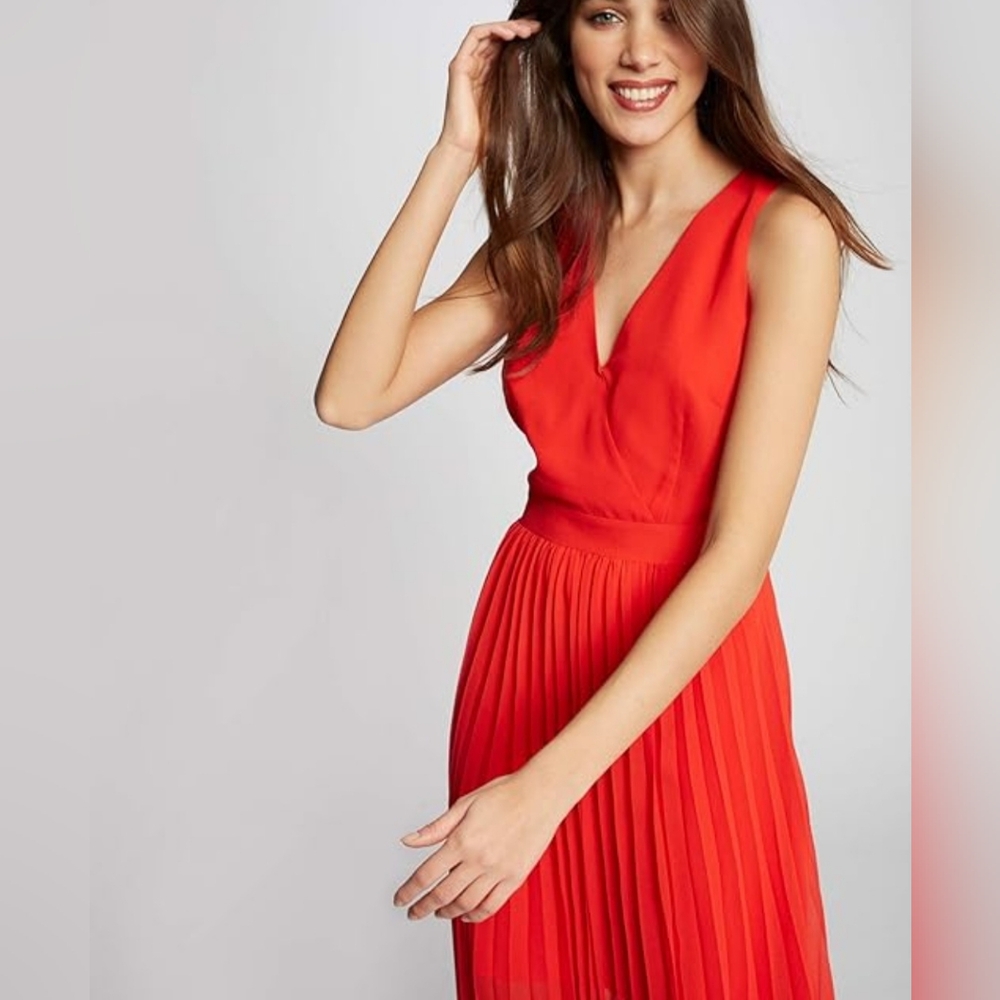 Red Pleated Sleeveless Dress Size 12